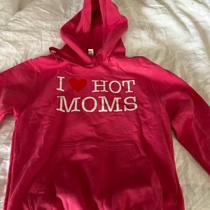 I Love Hot Moms hoodie - dark pink. Mens xtra small
